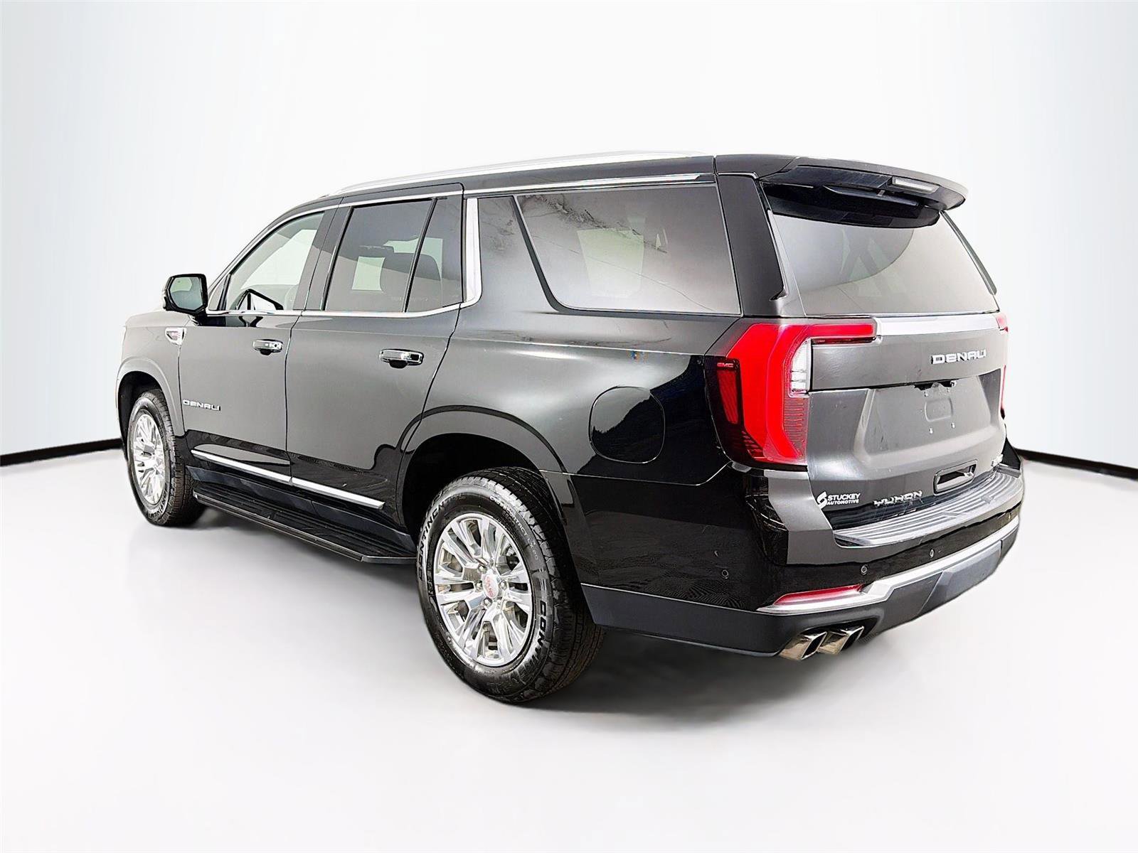 Used 2025 GMC Yukon Denali AWD/4WD image 5