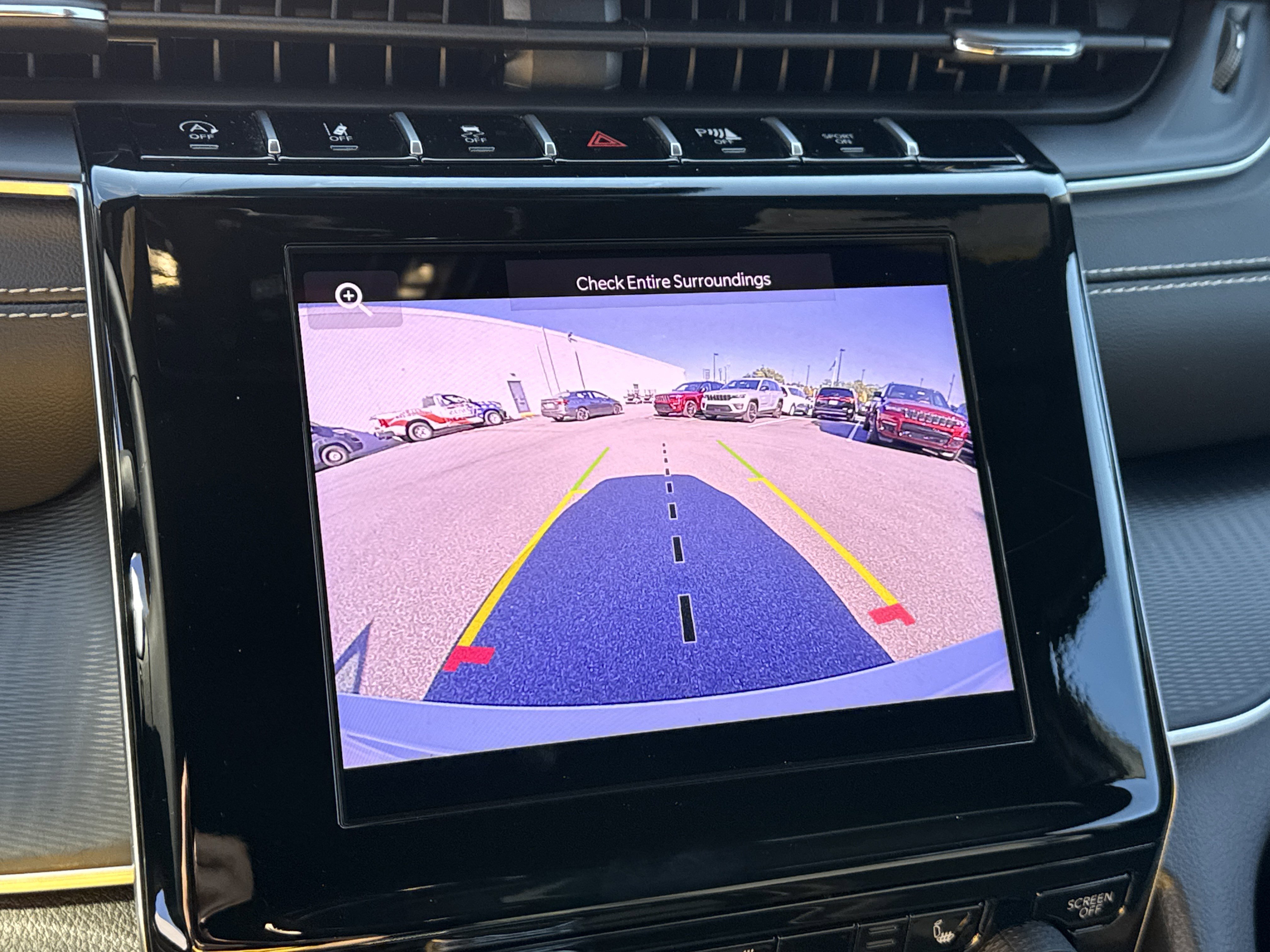 Used 2025 Jeep Grand Cherokee Laredo w/ Luxury Tech Group I image 34