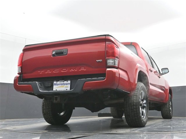 Used 2017 Toyota Tacoma TRD Sport w/ Tow Package (A/T) image 45