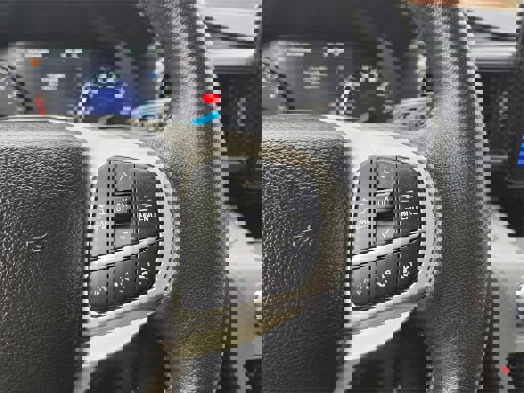 Used 2023 Ford Explorer XLT w/ Equipment Group 202A image 17