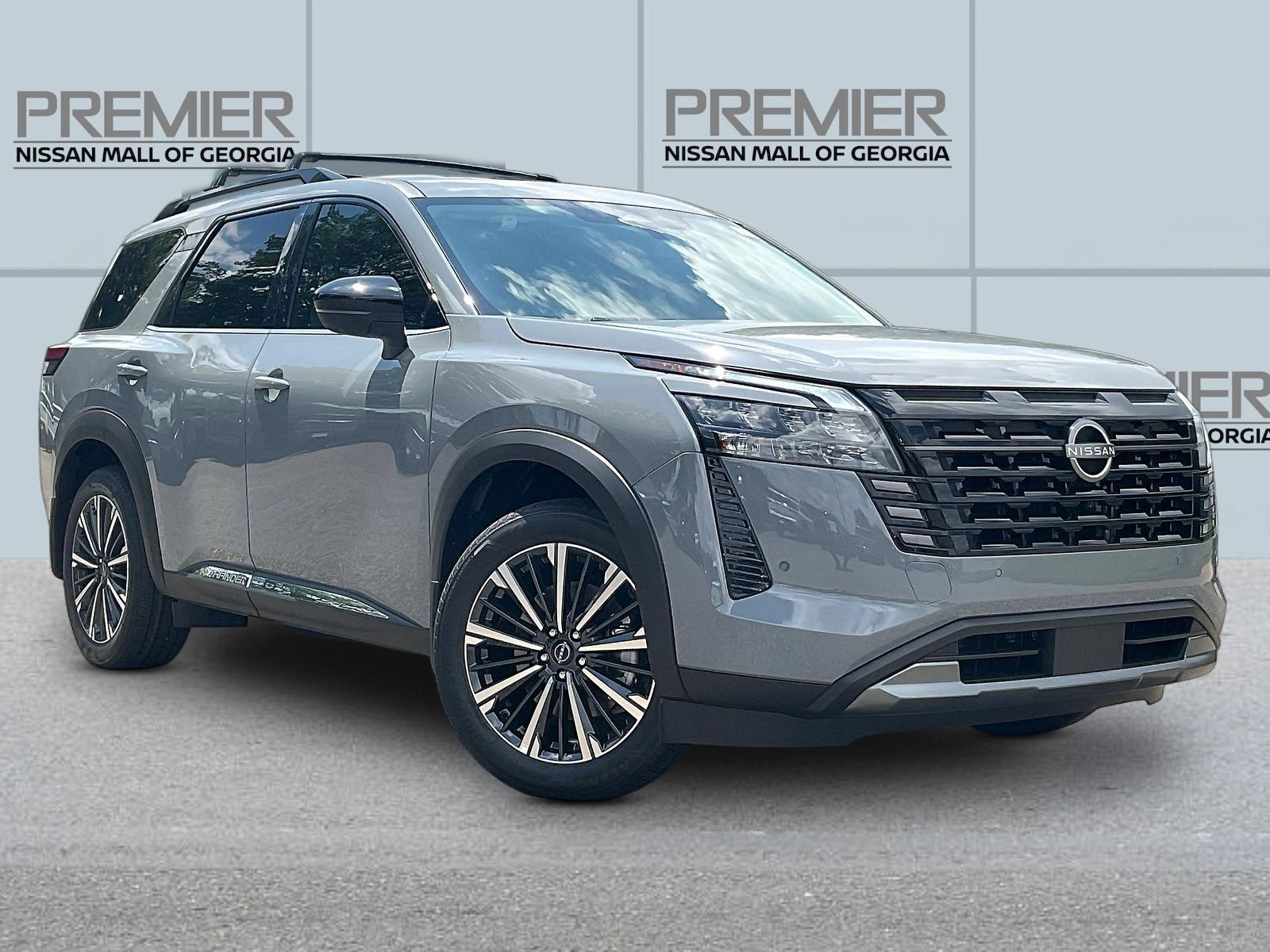 New 2026 Nissan Pathfinder Platinum w/ Accent Package FWD image 2