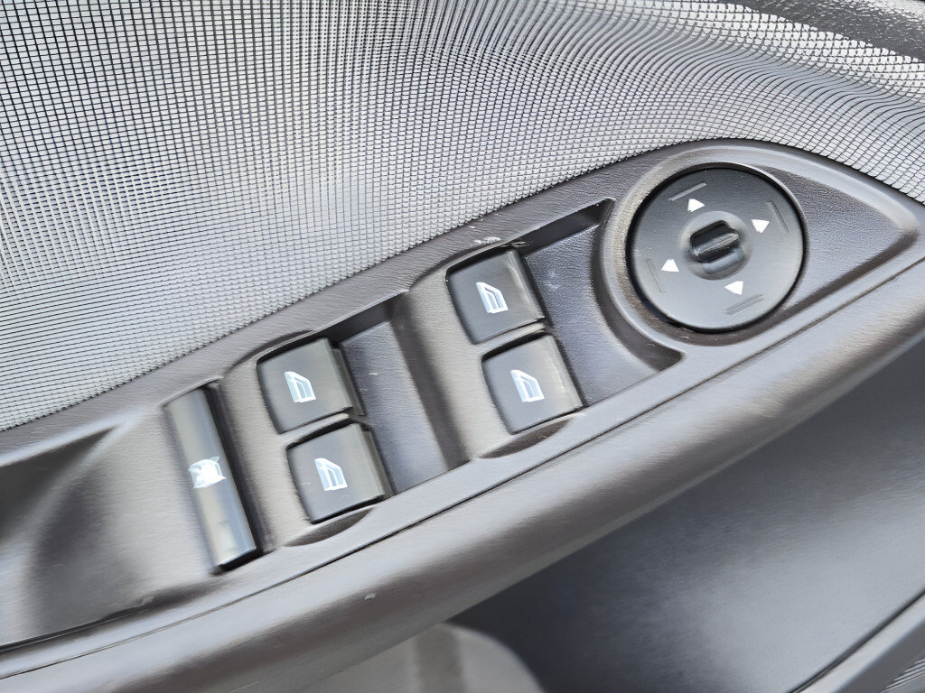 Used 2014 Ford Focus SE FWD image 17