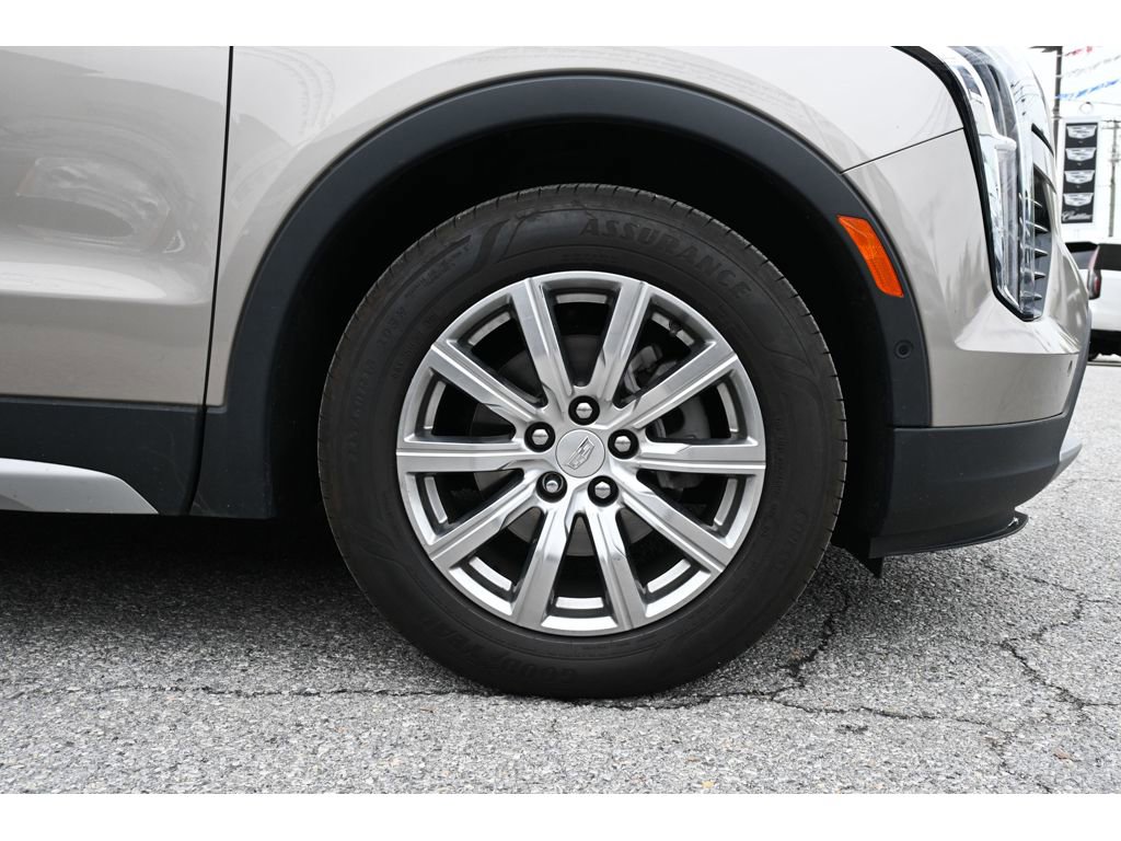 Used 2022 Cadillac XT4 Premium Luxury w/ Enhanced Visibility Package AWD/4WD image 9