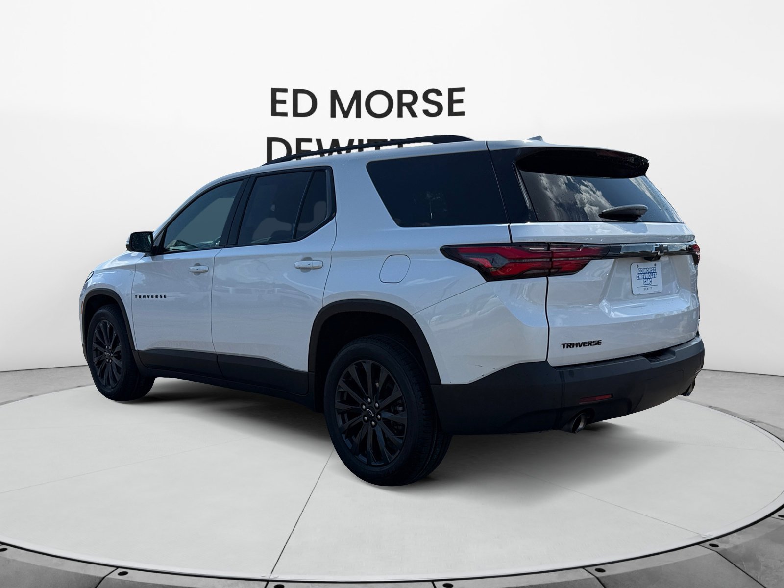 Used 2023 Chevrolet Traverse RS FWD image 3