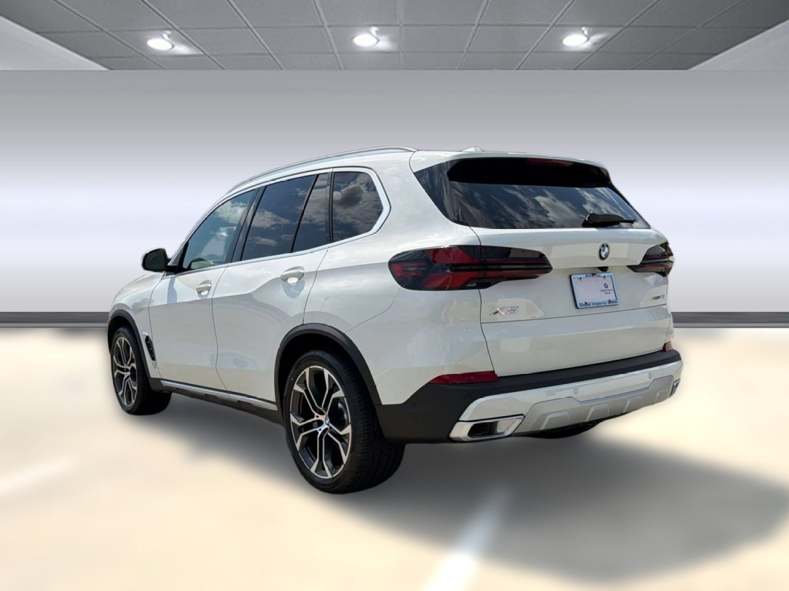 Used 2026 BMW X5 xDrive40i w/ Premium Package AWD/4WD image 3