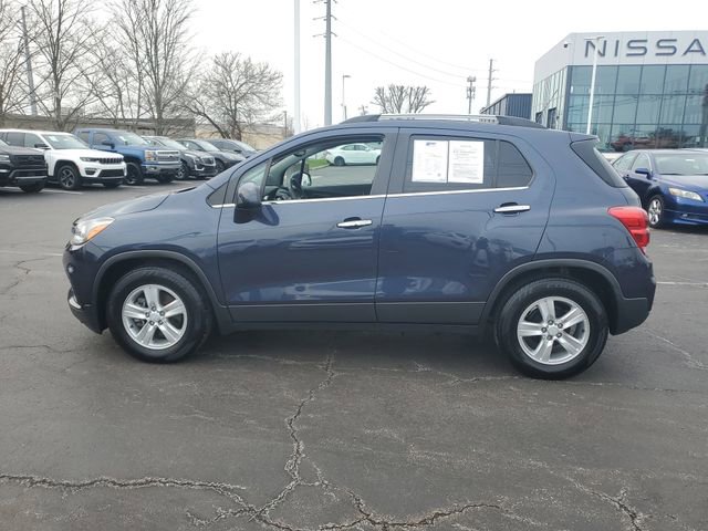 Used 2019 Chevrolet Trax LT w/ LT Convenience Package image 4