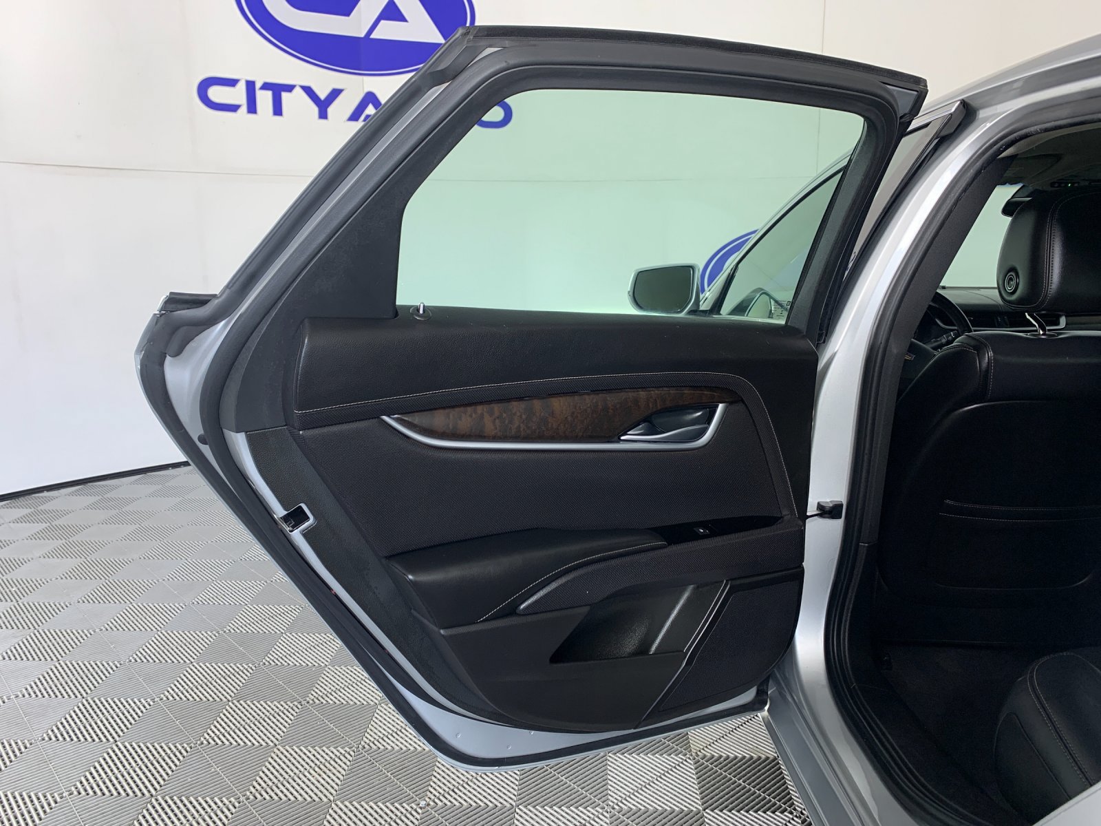 Used 2018 Cadillac XTS Luxury FWD image 30