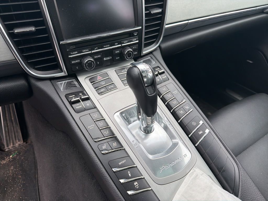Used 2015 Porsche Panamera 4 AWD/4WD image 37