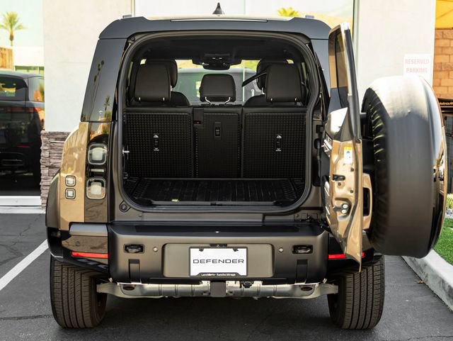 New 2026 Land Rover Defender 110 X-Dynamic SE AWD/4WD image 27