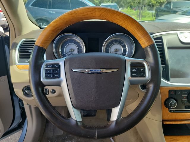 Used 2013 Chrysler 300 C RWD image 27