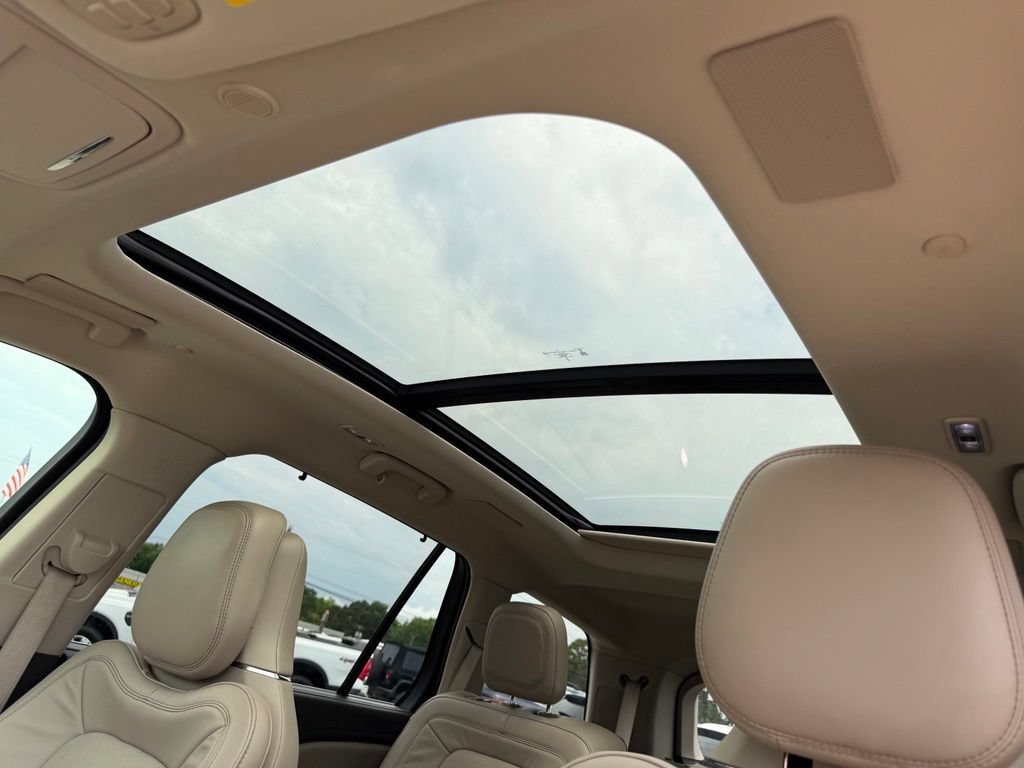 Used 2022 Lincoln Aviator Reserve w/ Equipment Group 201A AWD/4WD image 27