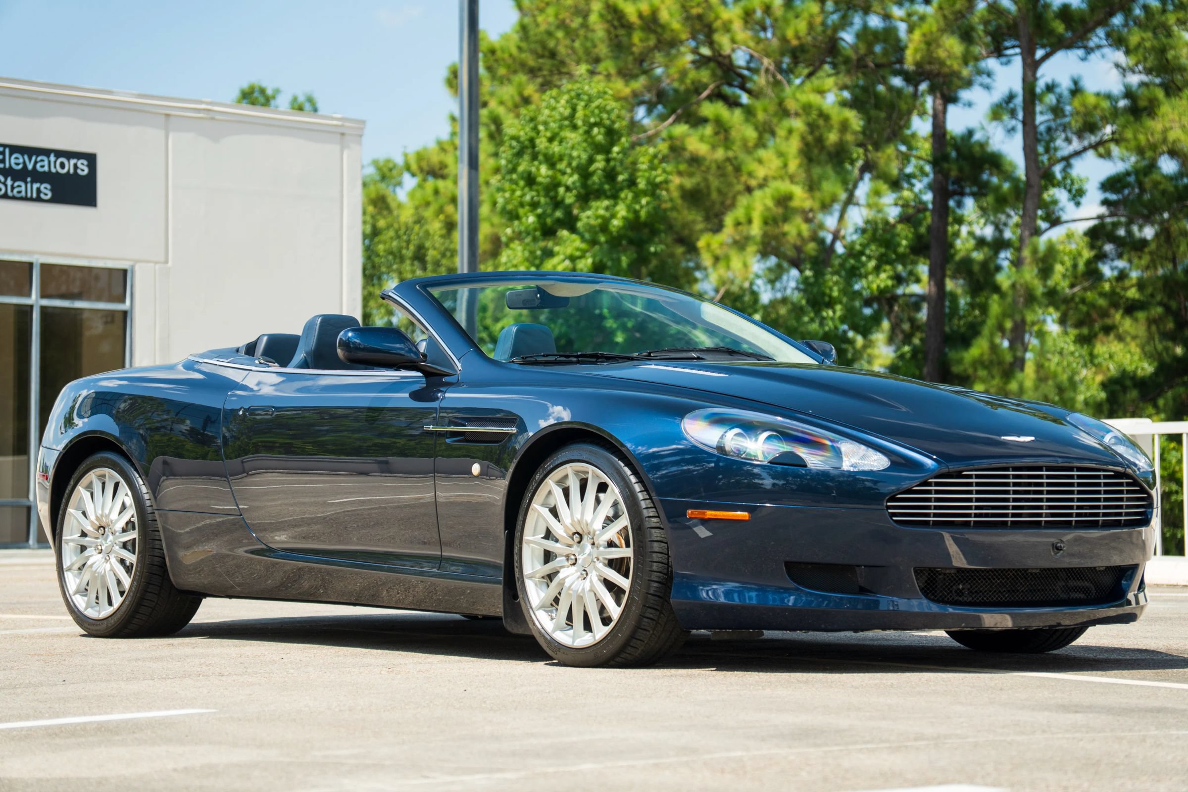 Used 2006 Aston Martin DB9 Volante RWD image 17