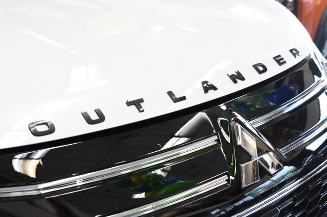 New 2026 Mitsubishi Outlander SEL AWD/4WD image 7