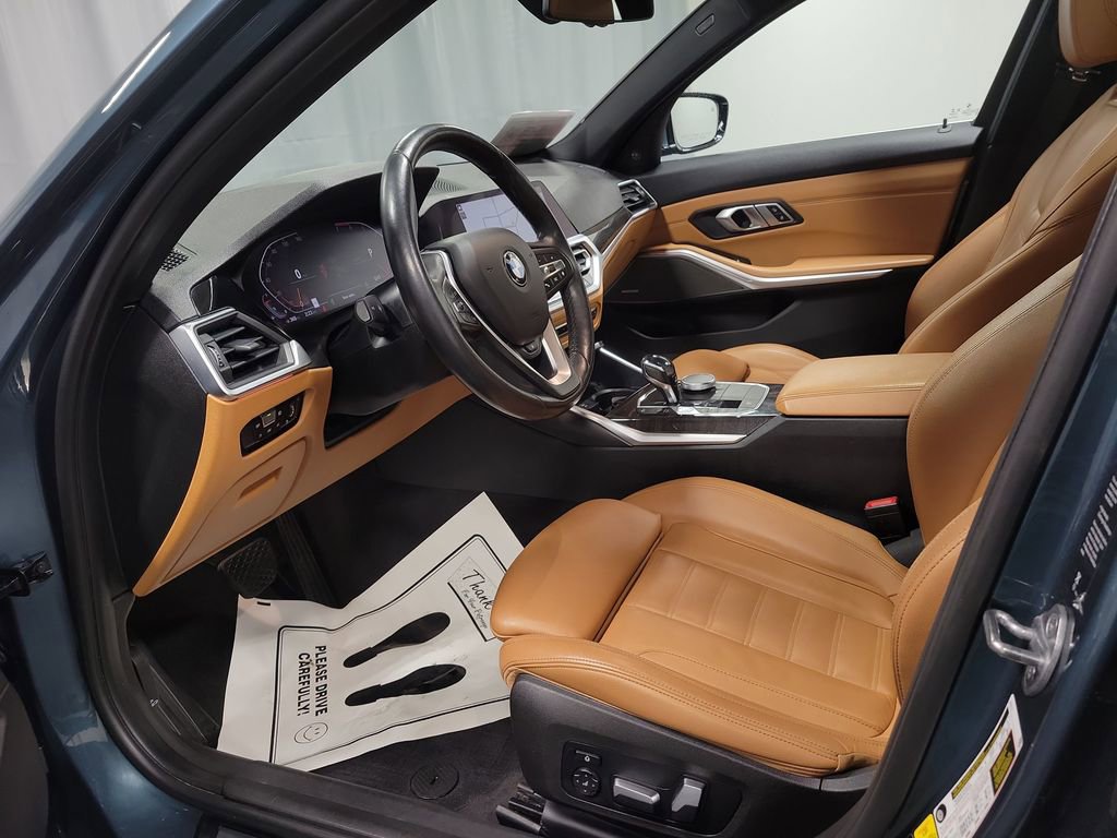 Used 2019 BMW 330i xDrive Sedan w/ Premium Package image 13