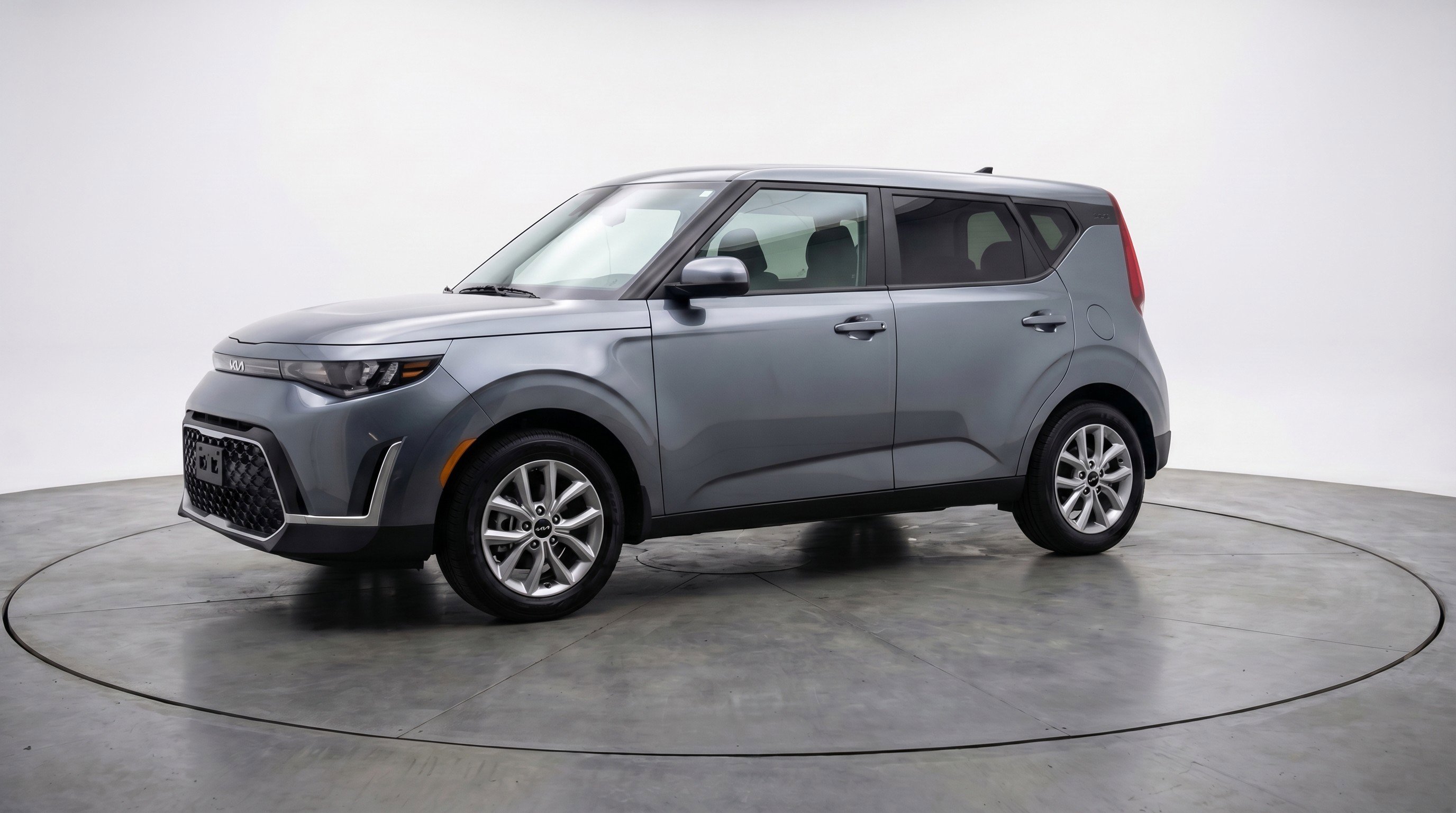 Used 2025 Kia Soul LX w/ LX Technology Package FWD image 3
