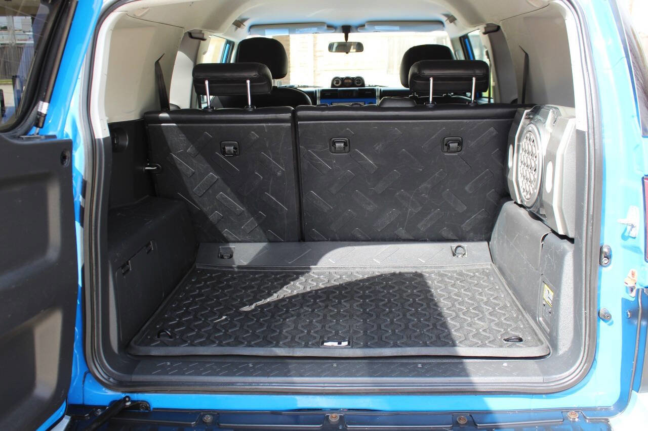 Used 2007 Toyota FJ Cruiser 4WD image 7