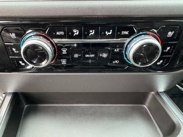 Used 2023 GMC Sierra 1500 SLT w/ SLT Premium Package AWD/4WD image 28