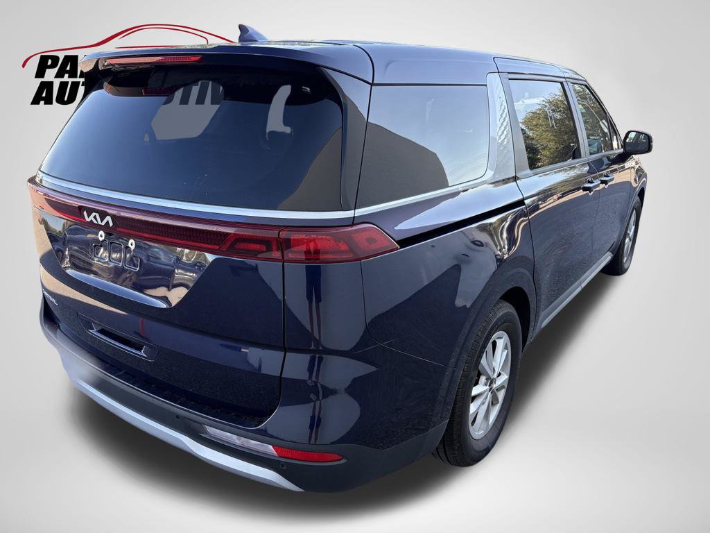 Used 2023 Kia Carnival LX FWD image 3