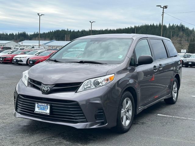 Used 2020 Toyota Sienna L image 6