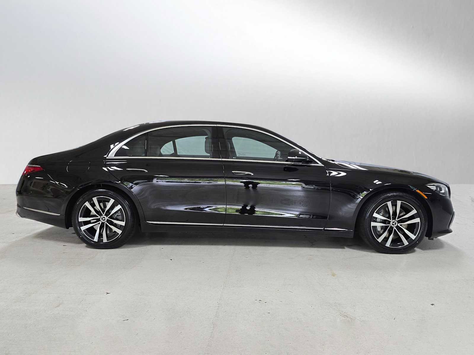 New 2026 Mercedes-Benz S 500 4MATIC image 2