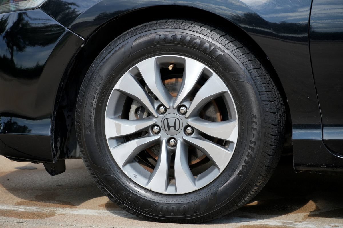 Used 2015 Honda Accord LX image 24