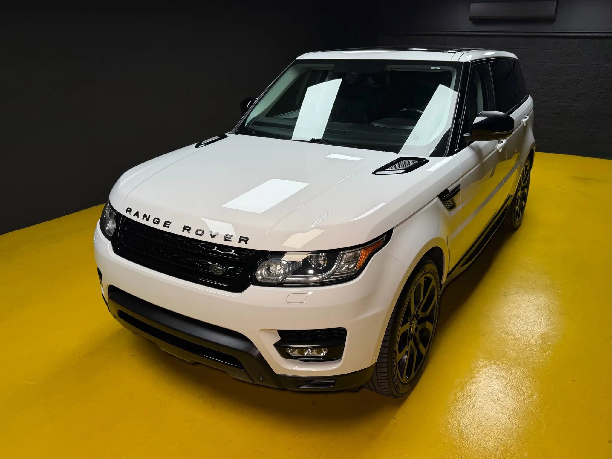 Used 2014 Land Rover Range Rover Sport Supercharged image 58