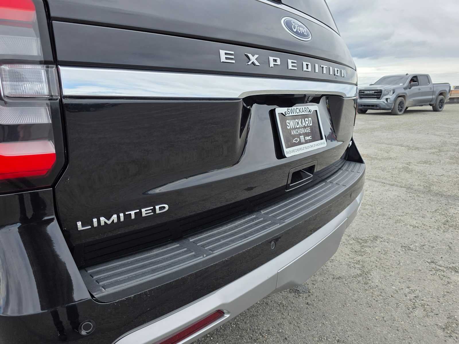 Used 2024 Ford Expedition Max Limited RWD image 14