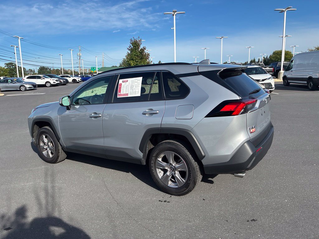 Used 2025 Toyota RAV4 XLE AWD/4WD image 14