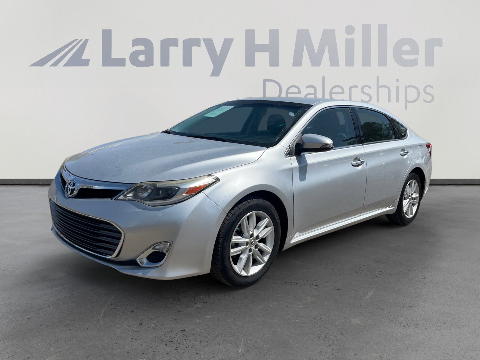 Used 2013 Toyota Avalon XLE image 1