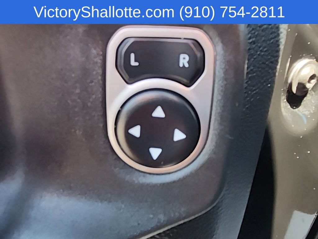 Used 2018 Jeep Wrangler Unlimited Sahara AWD/4WD image 23