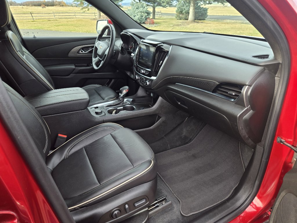 Used 2023 Chevrolet Traverse Premier image 24