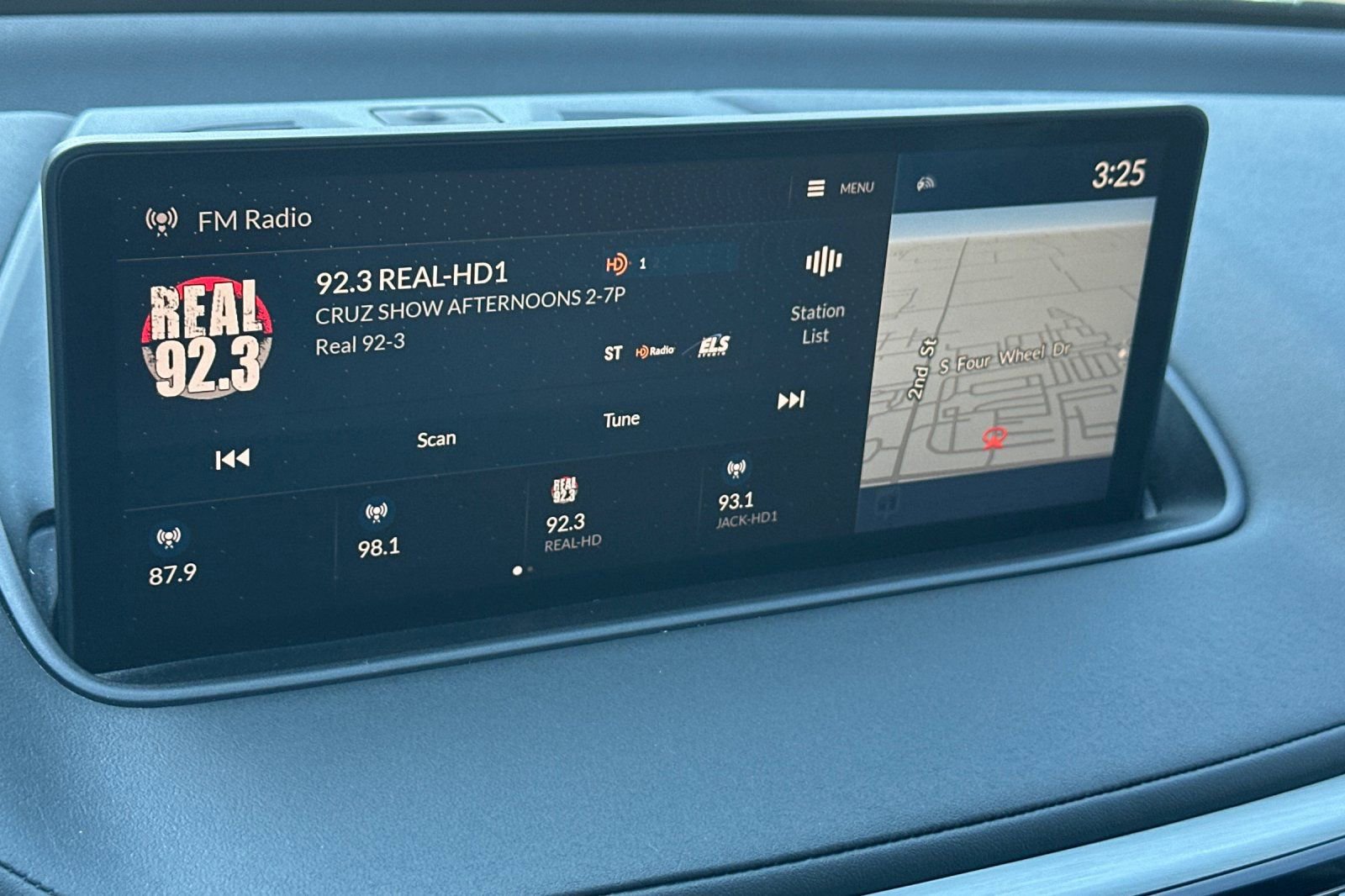 Used 2023 Acura MDX FWD w/ Technology Package image 19