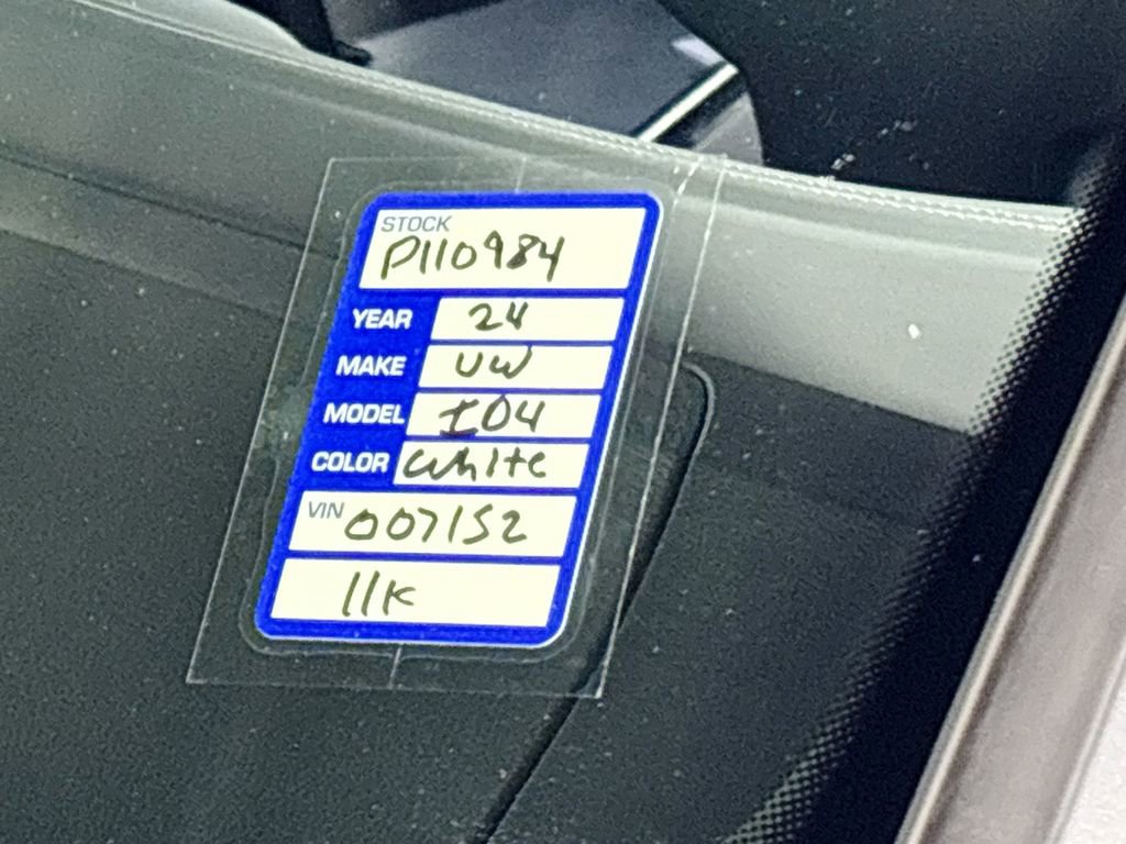 Certified 2024 Volkswagen ID.4 2WD image 25