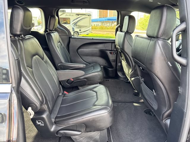 Used 2025 Chrysler Pacifica Select FWD image 29