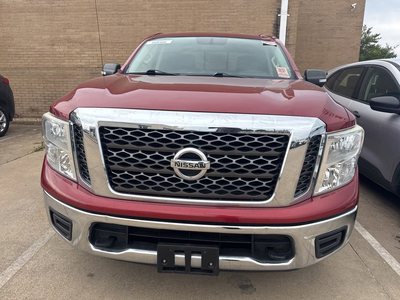 Used 2017 Nissan Titan SV AWD/4WD image 2