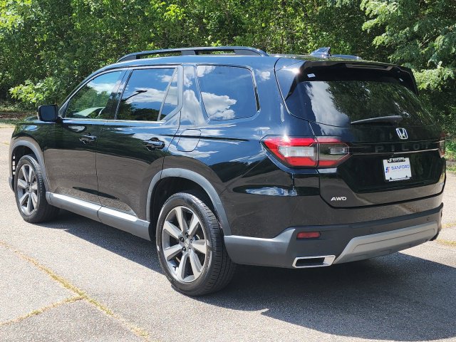 Used 2024 Honda Pilot Elite image 3
