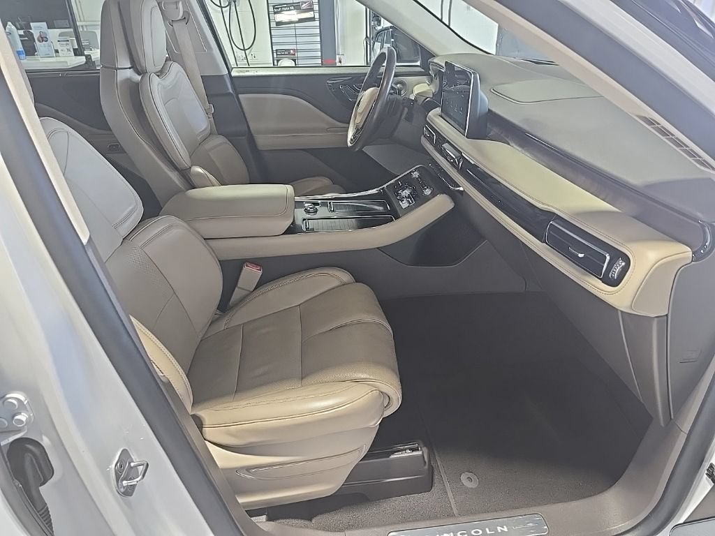 Used 2020 Lincoln Aviator Reserve w/ Equipment Group 202A AWD/4WD image 13