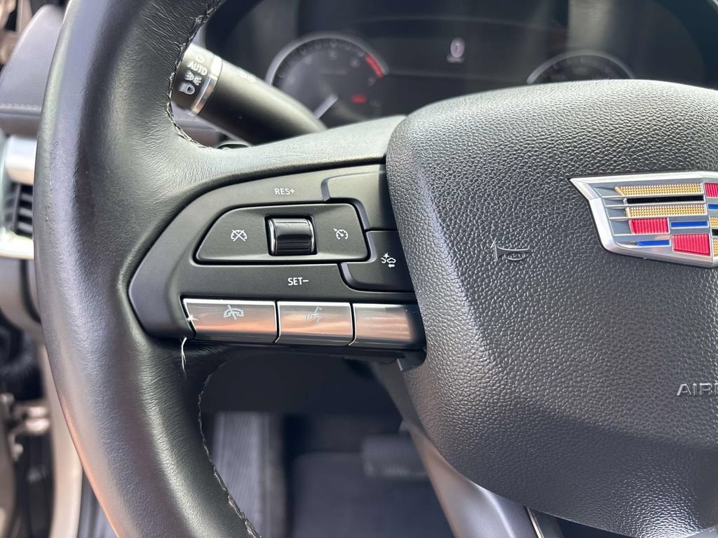 Used 2022 Cadillac XT4 Premium Luxury w/ Enhanced Visibility Package FWD image 23