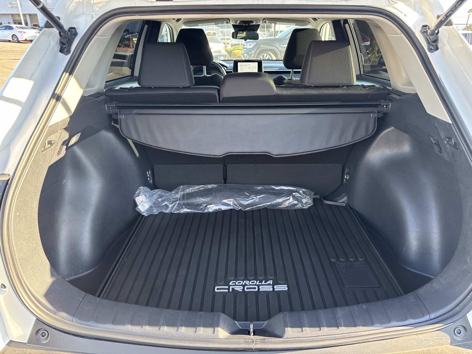 Used 2024 Toyota Corolla Cross LE image 20