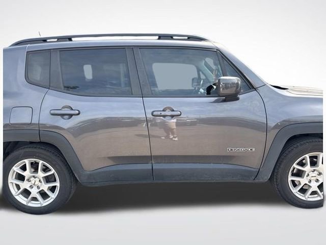 Used 2018 Jeep Renegade Latitude FWD image 7