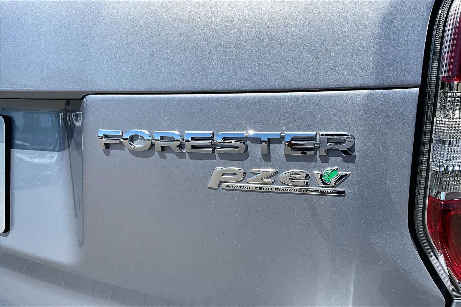 Used 2016 Subaru Forester 2.5i Limited w/ Protection Package #2 AWD/4WD image 9