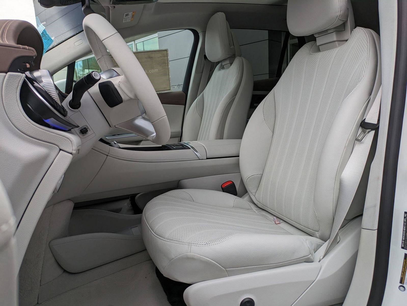 New 2025 Mercedes-Benz EQE 500 4MATIC SUV image 13