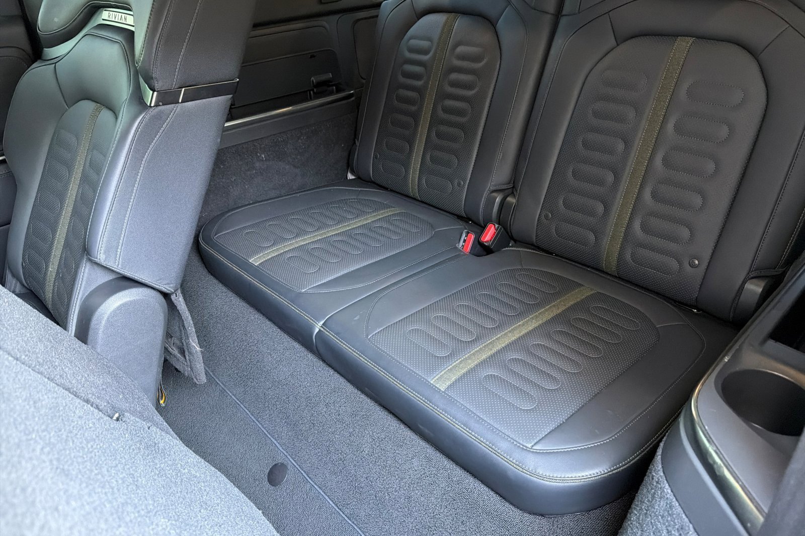 Used 2024 Rivian R1S Adventure image 14