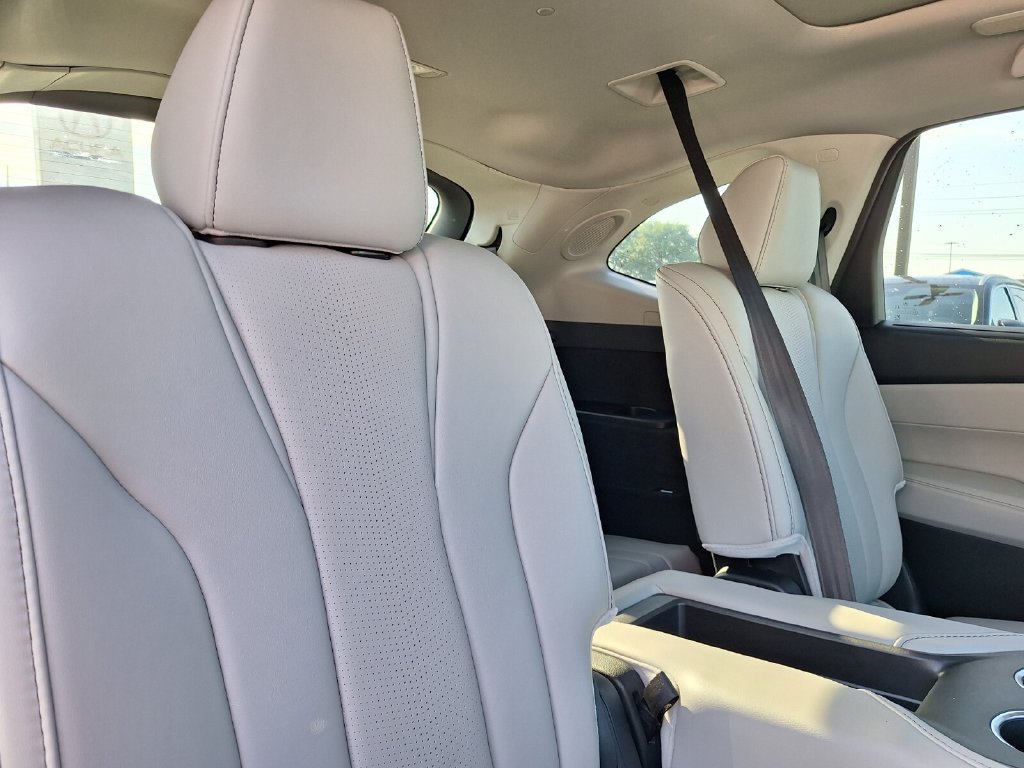 Certified 2026 Acura MDX w/ Technology Package FWD image 28