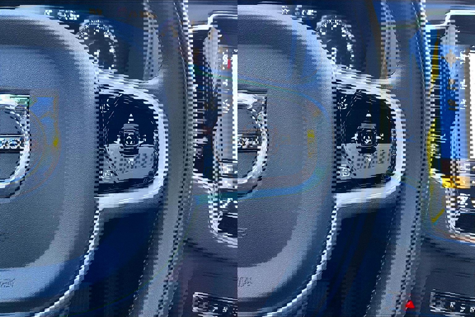 Used 2022 Volvo XC90 T6 Inscription w/ Advanced Package image 24