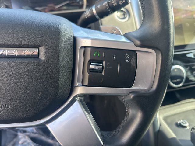 Used 2023 Land Rover Discovery S image 16