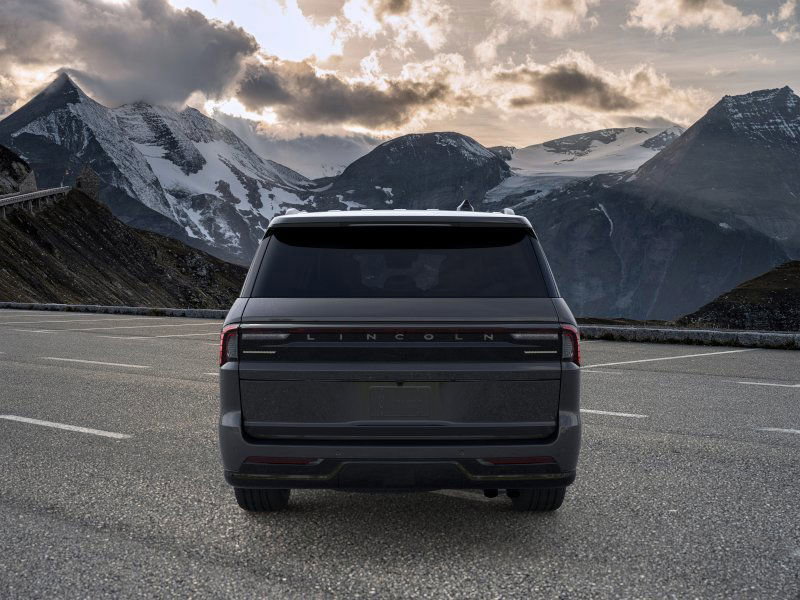 New 2025 Lincoln Navigator L Reserve image 5