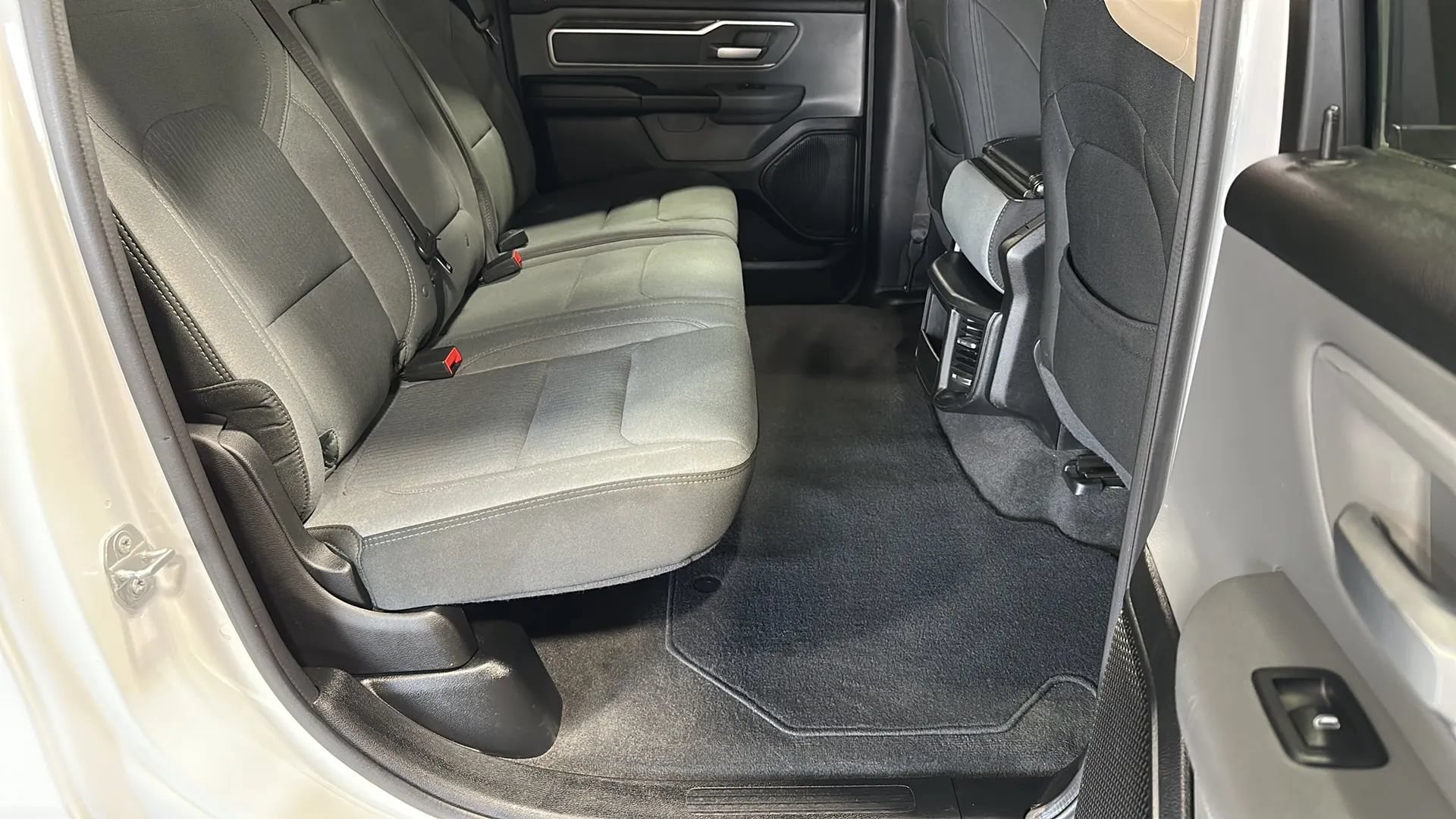 Used 2020 RAM 1500 Big Horn AWD/4WD image 14
