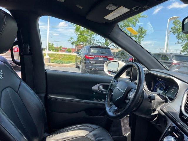 Used 2021 Chrysler Pacifica Touring-L w/ Premium & Safety Sphere Group AWD/4WD image 38