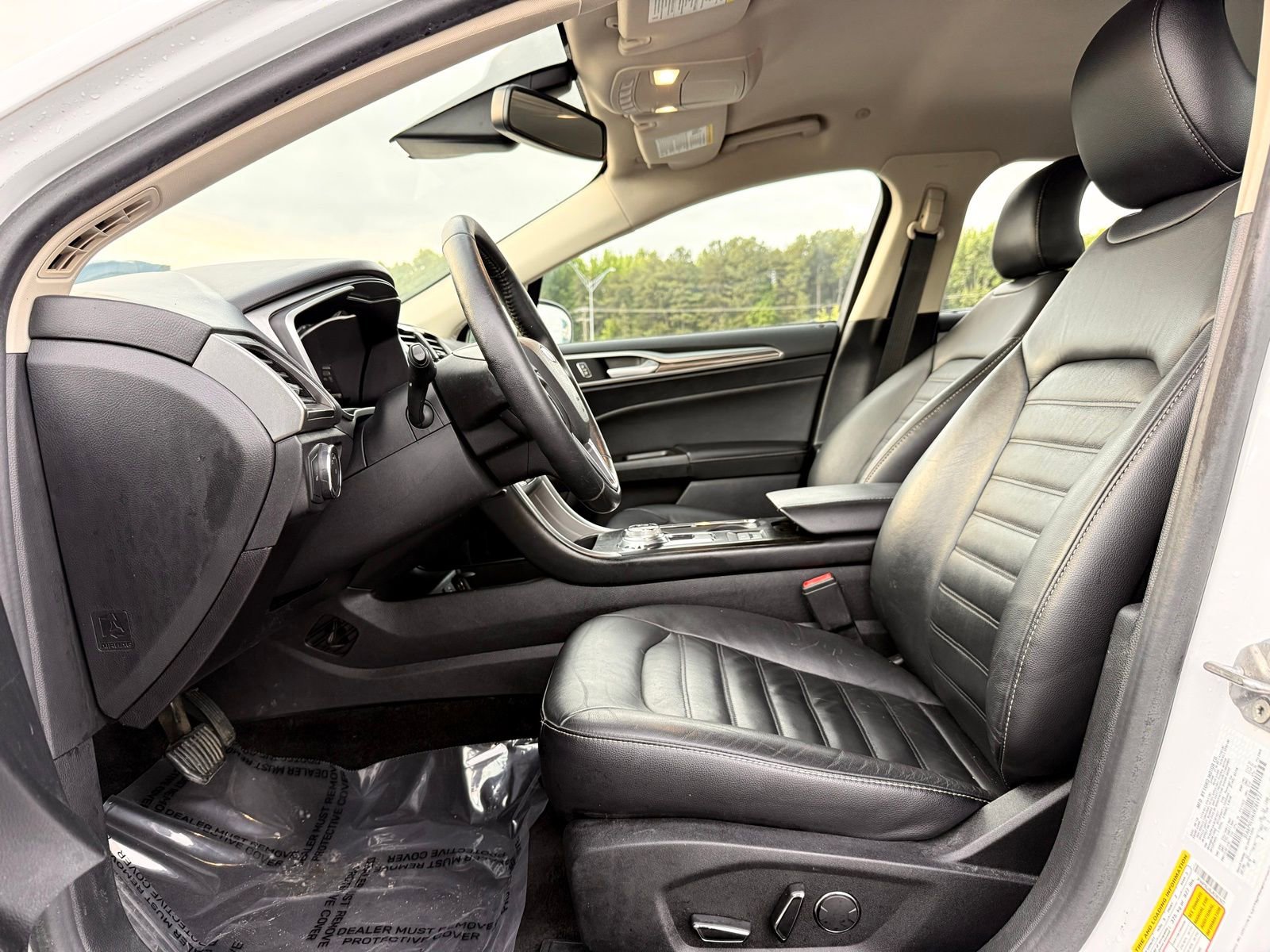 Used 2018 Ford Fusion SE w/ Equipment Group 602A FWD image 12